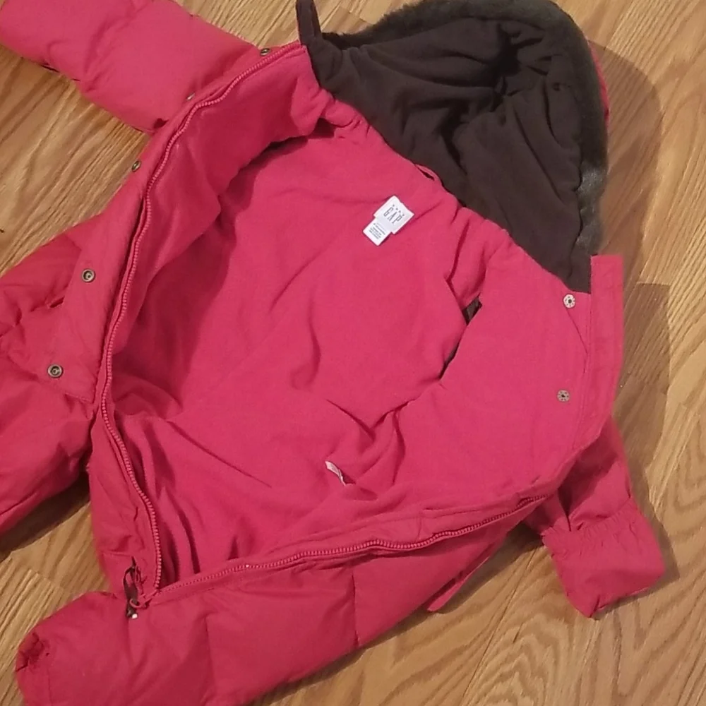 New‎ baby gap snow suit 6/12 mo